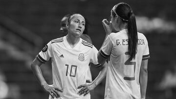 Stephany Mayor y Espinoza durante el partido contra Haití en el Premundial Femenil.