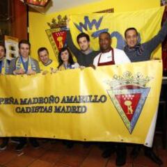 Dos peñas del Cádiz en Madrid: “Fue de película de Berlanga”