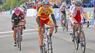 Mavi García, durante la prueba de fondo de los Campeonatos de Europa de Ciclismo en Ruta 2020 en Plouay.