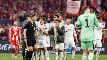 The Real Madrid players were not happy after the final whistle against Bayern, surrounding the referee.