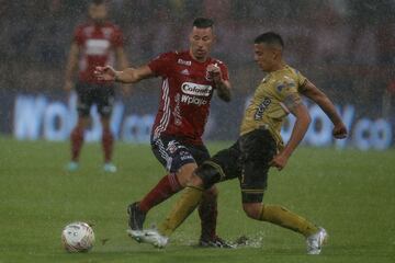 Medellín y Águilas Doradas abrieron la cuarta fecha de los cuadrangulares de Liga BetPlay, partido que estuvo detenido casi una hora por lluvia.