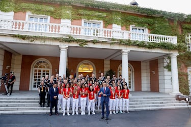 La visita de las campeonas del mundo a Pedro Sánchez en imágenes