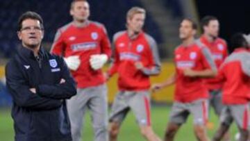 <b>AL DETALLE. </b>El italiano Fabio Capello durante un entrenamiento de la selección de Inglaterra.