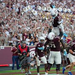 Crowds, chaos and comedy: Texas A&M police’s Twitter feed delivers during Florida matchup