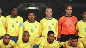 <b>NUNCA MÁS.</B> Elber, con el número 11, no volverá a vestir la camiseta amarilla de Brasil.