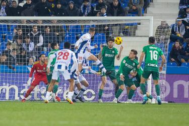 El líder sigue intratable, con un Diego García tocado por la varita. El canterano del Leganés firmó un doblete y suma ya tres goles en los últimos dos partidos. Se marchó del campo ovacionado por su público.