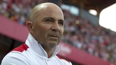 El presidente de la AFA viaja a España para cerrar a Sampaoli