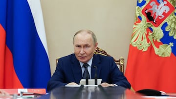 Russian President Vladimir Putin chairs a meeting with members of the Security Council at the Kremlin in Moscow, Russia September 22, 2025. Sputnik/Alexander Kazakov/Pool via REUTERS ATTENTION EDITORS - THIS IMAGE WAS PROVIDED BY A THIRD PARTY.