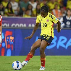 Linda Caicedo sale lesionada en el debut en Copa América