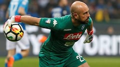 Napoli's Pepe Reina has medical ahead of AC Milan move