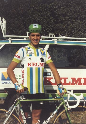 El colombiano, que form車 parte del equipo Kelme entre 1989 y 1992 y termin車 octavo en la clasificaci車n general de La Vuelta de 1989, falleci車 de un infarto en una carretera del departamento del Huila, en el sur de Colombia. Adem芍s, Morales disput車 el Tour de Francia de 1987 y 1989, particip車 cinco veces en La Vuelta y quedo tercero en la Semana Catalana de 1989 ganando dos etapas, una ante Pedro Delgado y otra ante el alem芍n Reimund Dietzen.