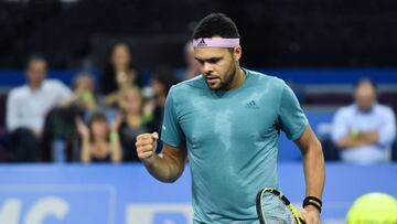 Tsonga celebra un punto en Montpellier.