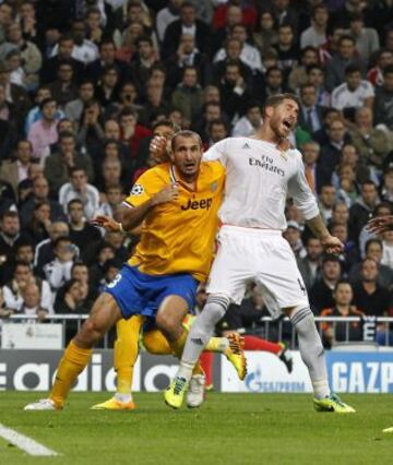 Partido de la Champions League, grupo B. Real Madrid-Juventus. 2-1. Penalti de Chiellini a Sergio Ramos por un agarrón. Cristiano anota el segundo tanto.