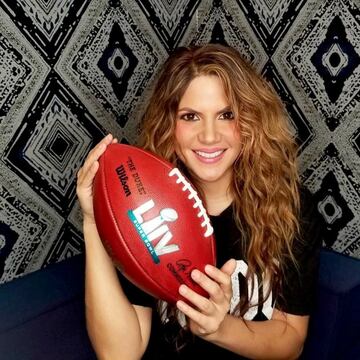 El asombroso parecido de las dobles de Shakira y Jennifer López