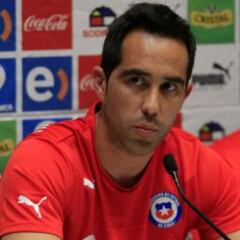 Claudio Bravo y las disputas públicas con Colo Colo