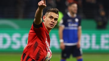 Soccer Football - DFB Cup - Round of 16 - Eintracht Frankfurt v SV Darmstadt 98 - Deutsche Bank Park, Frankfurt, Germany - February 7, 2023 Eintracht Frankfurt's Rafael Santos Borre celebrates scoring their second goal REUTERS/Kai Pfaffenbach DFB REGULATIONS PROHIBIT ANY USE OF PHOTOGRAPHS AS IMAGE SEQUENCES AND/OR QUASI-VIDEO.