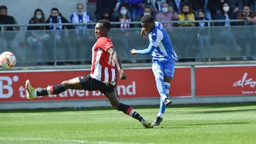 10/04/2022 FUTBOL PARTIDO PRIMERA DIVISION RFEF BILBAO ATHLETIC RC DEPORTIVO