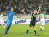 Raúl y Joel Robles dan un gris triunfo al Betis en Casablanca