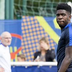 Alarma Umtiti: se lesiona con Francia y regresa a Barcelona