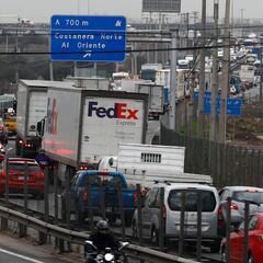 Nueva ley de tránsito cambia un delito por infracción en Chile: esta es la multa que arriesgas por ocultar la patente de tu auto