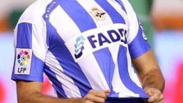 <B>VUELVE TRISTÁN</B>. El delantero sevillano del Deportivo se inventó un penalti dudoso de Miguel Ángel y no dudó desde los once metros.