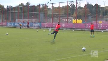 No parece un arquero: ¡notable show técnico de Neuer!