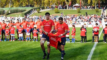Homenaje a Valencia por las víctimas de la dana en el España-Uruguay.