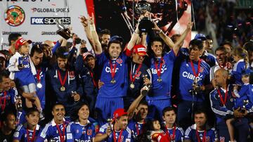 1 Copa Sudamericana (18 puntos)
18 Ligas de Primera División (270)
5 Copa Chile (60)
1 Supercopa de Chile (8)
1 Copa Francisco Candelori (5)
1 Torneo de Primera B (3)
