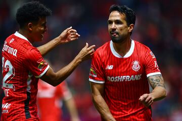 Luan Garcia celebrates his goal 1-0 of Toluca during the 9th round match between Toluca and Queretaro as part of the Liga BBVA MX, Torneo Clausura 2025 at Nemesio Diez Stadium, on February 26, 2025 in Toluca, Mexico.