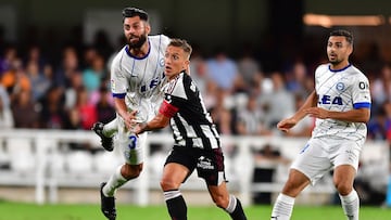 Sedlar, a la derecha, en el partido de Cartagonova