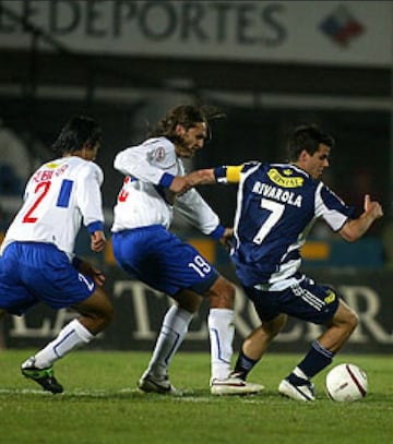 Alcanzó a jugar un partido antes de partir al Maccabi Haifa de Israel. Se retiró en Audax Italiano y actualmente participa en programas de Fox Sports.