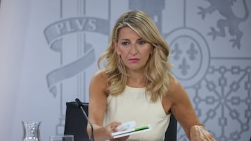 La vicepresidenta segunda y ministra de Trabajo y Economía Social, Yolanda Díaz, durante una rueda de prensa posterior al Consejo de Ministros, en el Palacio de la Moncloa, a 23 de julio de 2024, en Madrid (España). El Consejo de Ministros ha aprobado hoy el cese de la directora del Instituto de las Mujeres, Isabel García. La destitución llega seis días después de que se revelara que García habría recibido al menos 64 contratos públicos de ayuntamientos gobernados por el PSOE. Cristina Hernández, actualmente asesora en el Gabinete del ministro de la Presidencia, Justicia y Relaciones con las Cortes, es la encargada de sustituir a Isabel García como directora del Instituto de las Mujeres.
23 JULIO 2024;MADRID;CONSEJO DE MINISTROS;GOBIERNO;SUPERCOMPUTACIÓN
Jesús Hellín / Europa Press
23/07/2024