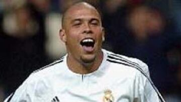 <b>MUCHAS CELEBRACIONES.</B> Ronaldo continúa ahora celebrando goles con el Real Madrid.