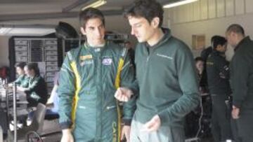 Sergio Canamasas probando el Caterham.