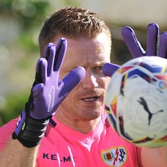 El Rayo se entrena con Alberto y Pozo sobre el césped