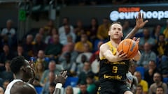 Marcelinho Huertas juega a placer: 27 puntos y 7 asistencias