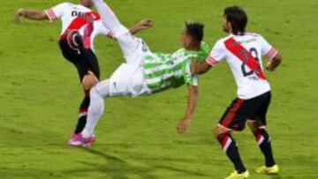 Partido de ida de la final de la Copa Sudamericana 2014 ante River Plate. Edwin Cardona se destac&oacute; esa noche