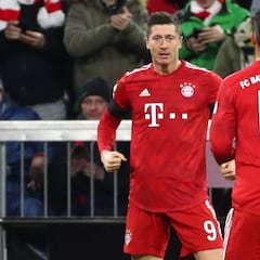 James recibe elogios del goleador Robert Lewandowski