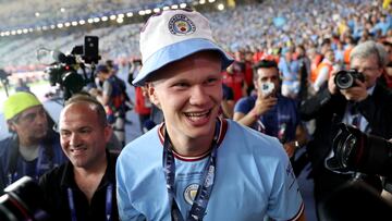 Istanbul (Turkey), 10/06/2023.- Manchester City player Erling Haaland celebrates after the team won the UEFA Champions League Final soccer match between Manchester City and Inter Milan, in Istanbul, Turkey, 10 June 2023. (Liga de Campeones, Turquía, Estanbul) EFE/EPA/TOLGA BOZOGLU
