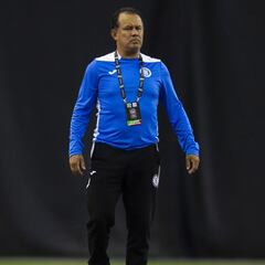 Juan Reynoso no descarta ausencia de Corona en siguientes partidos