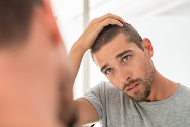 Ni minoxidil ni lociones: el champú con cafeína Nº1 en Amazon que  previene la caída del cabello