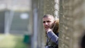 Aranda no se entrena por molestias musculares