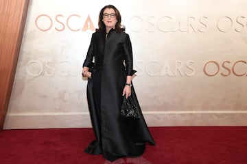 Frances Hannon posa en la alfombra roja del Dolby Theatre.