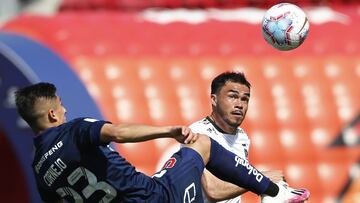 El volante señaló que el plantel albo tiene el 99% de responsabilidad sobre el momento que vive el club y que hablar de un nuevo DT es "una falta de respeto para Gualberto Jara".