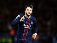 Soccer Football - Ligue 1 - Paris St Germain v Stade Rennes - Parc des Princes, Paris, France - December 6, 2025 Paris St Germain's Khvicha Kvaratskhelia celebrates scoring their first goal REUTERS/Benoit Tessier