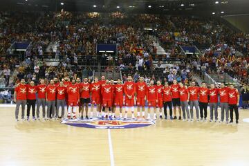 Los jugadores de la Selección homenajearon a Sergio Llull.