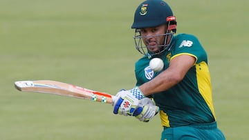 FILE PHOTO: Cricket - Australia v South Africa - Fifth ODI cricket match - Newlands Stadium, Cape Town, South Africa - 12/10/2016. South Africa&#039;s JP Duminy plays a shot. REUTERS/Mike Hutchings/File Photo