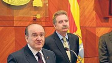 Bandrés señala que están en estudio varias opciones y que no se renuncia a traer al punta.