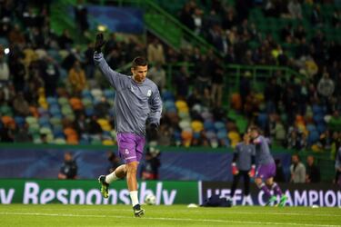 Cristiano Ronaldo regresó al José Alvalade, estadio en el que comenzó a dar sus primeros pasos con la camiseta del Sporting de Portugal. La vuelta del ídolo (ya lo había hecho con el Manchester United) fue toda una fiesta para la afición local, que no dejó de homenajearle en los prolegómenos del encuentro.