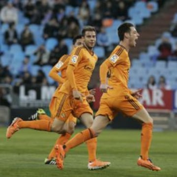 ALEGRÍA. El Castilla celebra uno de los goles de La Romareda.